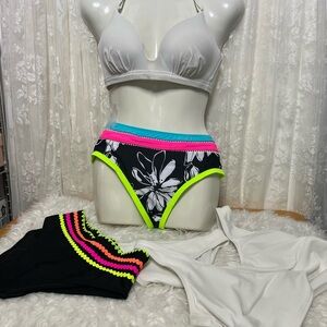 (5) Pieces Swim Wear SZ: (M)